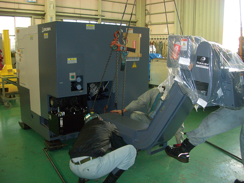 工作機械の移設、メカニック・電気での連携作業